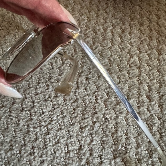 Le Specs silver mirrored sunglasses
Style: Pharaoh 1602099//59-18 148 - Picture 3 of 4